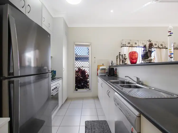 Sixth view of Homely villa listing, 2/38 Alice Street, Pialba QLD 4655