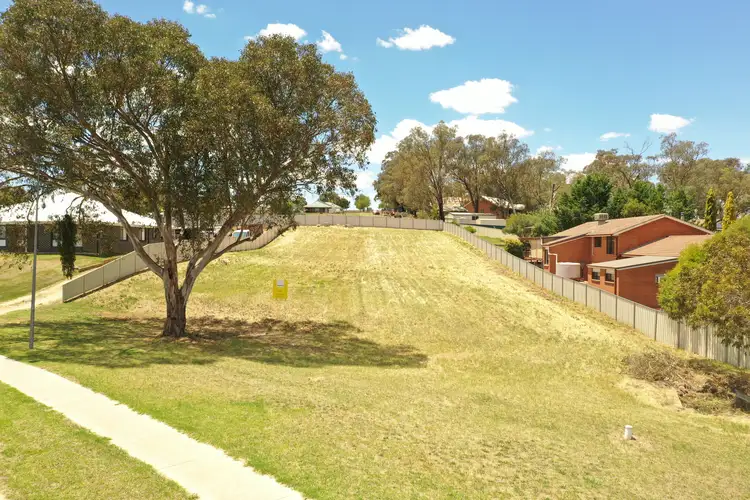 23 Giugni Place, Young NSW 2594