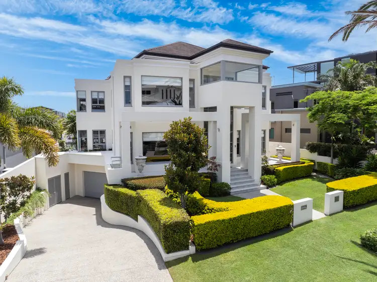 43 Knightsbridge Parade East, Sovereign Islands QLD 4216