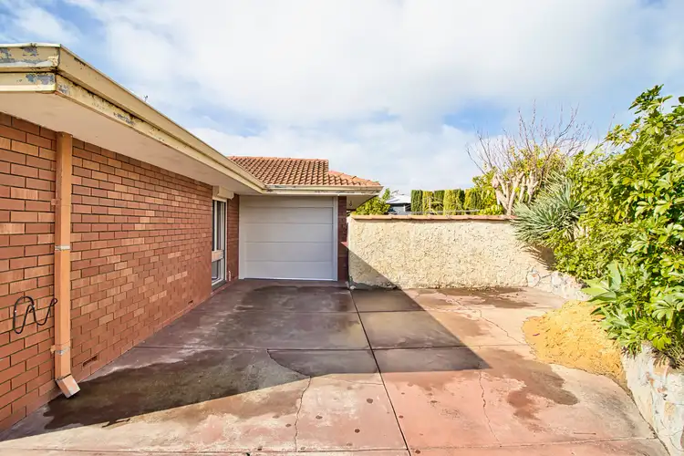 Second view of Homely house listing, 10 Balwyn Court, Cooloongup WA 6168