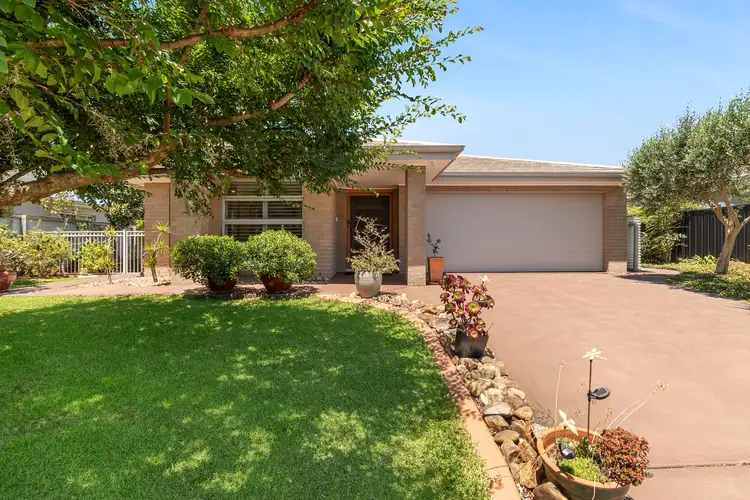 4 Gillan Grove, Broulee NSW 2537