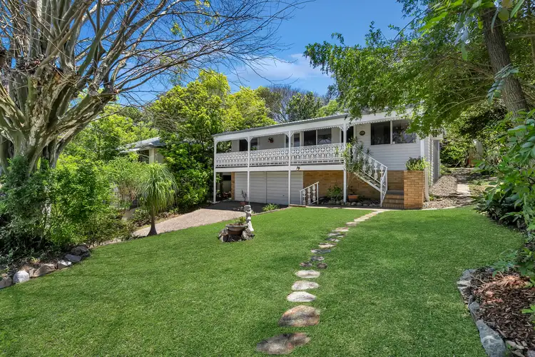 27 Currong Street, Kenmore QLD 4069