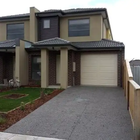 Main view of Homely townhouse listing, 1/15 Seagull Avenue, Altona VIC 3018