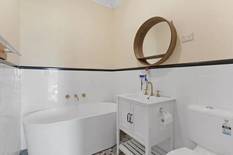 Seventh view of Homely house listing, 310 Northcliffe Drive, Lake Heights NSW 2502