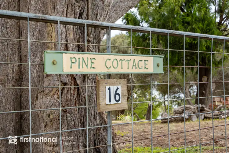 16 Victoria Avenue, Dennes Point TAS 7150