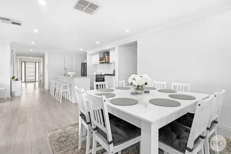 15 Quirk Road, Lucas VIC 3350