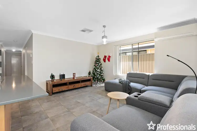 9 Cadaga Way, Piara Waters WA 6112