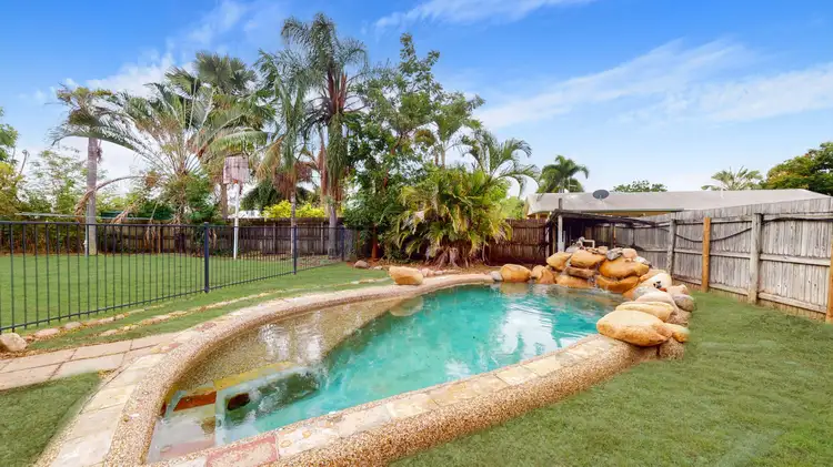 8 Raffles Court, Kelso QLD 4815