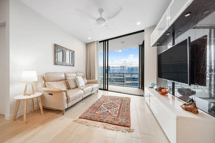 10710/96 Memorial Ave, Maroochydore QLD 4558