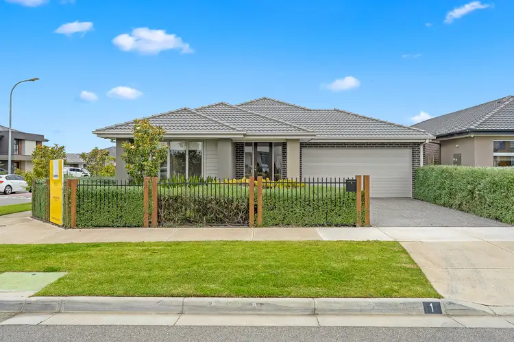 1 Rothesay Avenue, Clyde VIC 3978