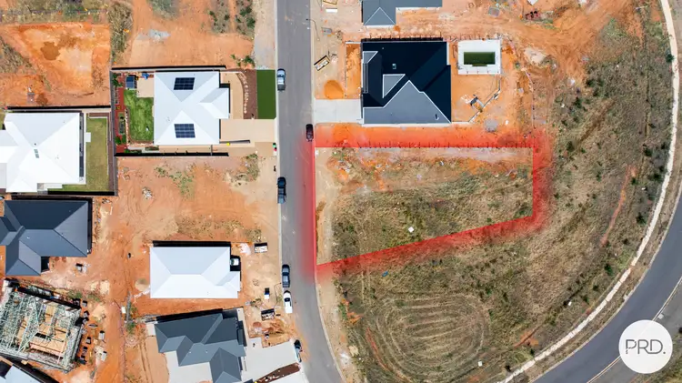 4 Stretton Way, Lloyd NSW 2650