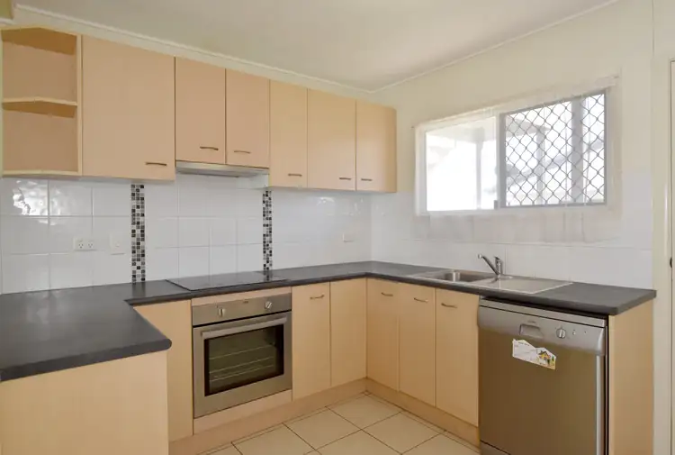 Fifth view of Homely unit listing, 2/2 Walters Avenue, West Gladstone QLD 4680