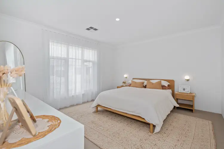 Fourth view of Homely house listing, 10 Ramillies Approach, Madora Bay WA 6210