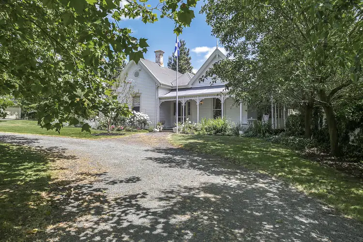 21 Dimora Avenue, Camperdown VIC 3260