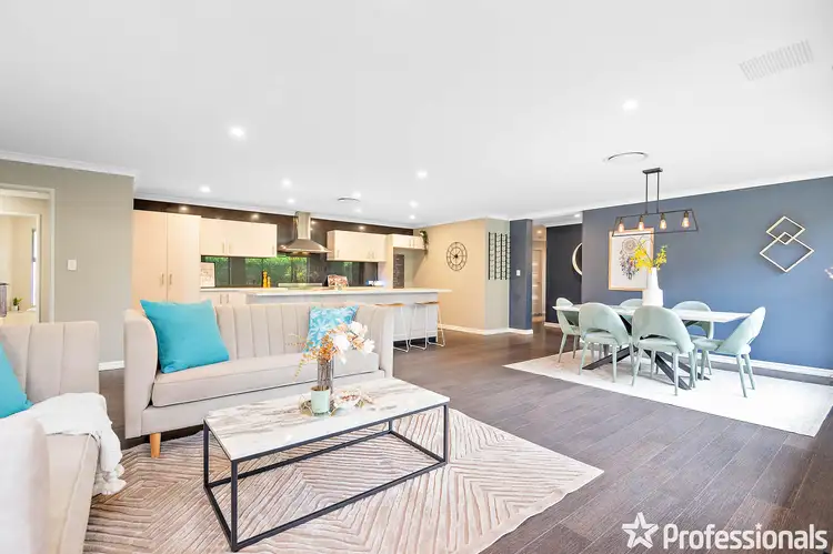8 Bayonne Corner, Piara Waters WA 6112