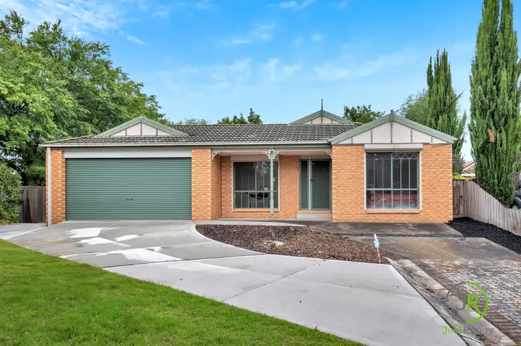 6 Walcott Place, Narre Warren South VIC 3805