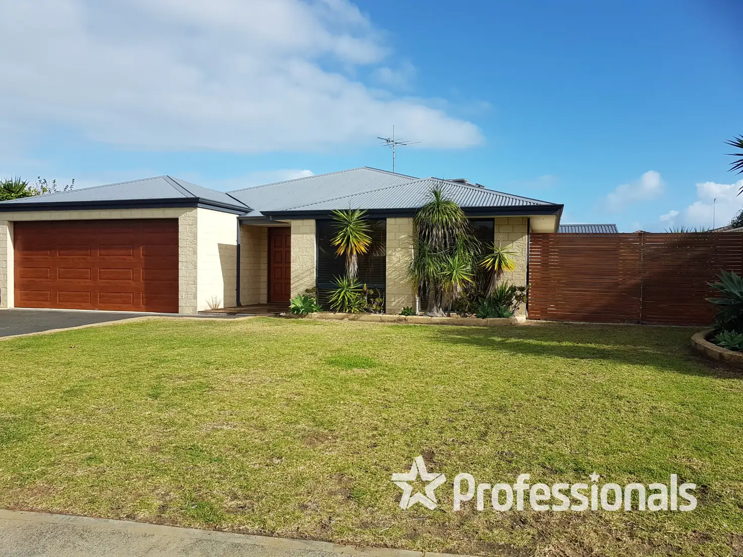 Main view of Homely house listing, 10 Parmelia Drive, Australind WA 6233