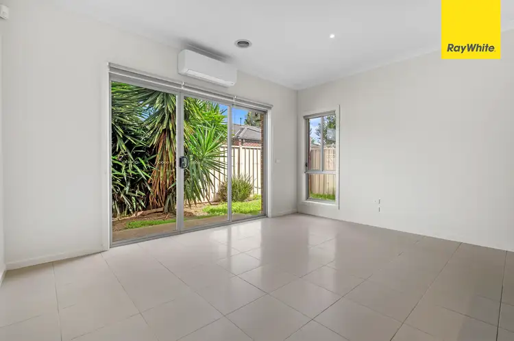 Sixth view of Homely unit listing, 2/7 Fishburn Grove, Harkness VIC 3337