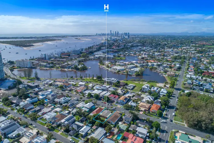 37 Ocean Street, Runaway Bay QLD 4216