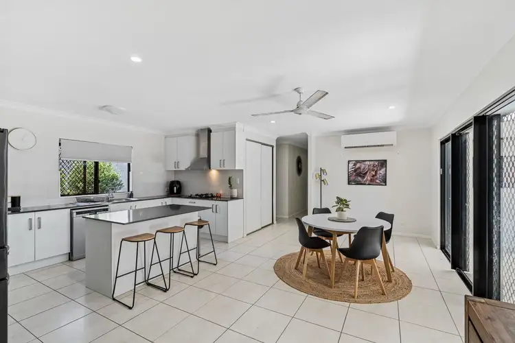 28 Lockyer Crescent