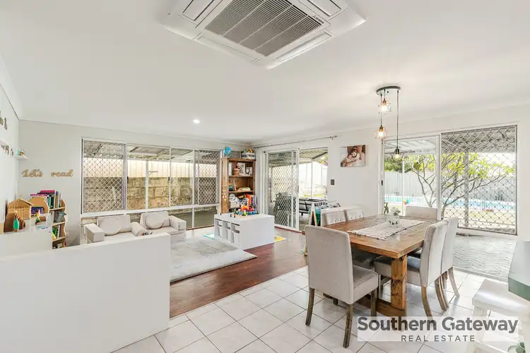 2 Glamis Court, Orelia WA 6167