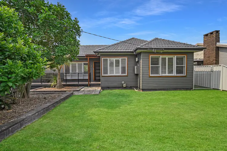 5 Regent Street, Tingira Heights NSW 2290