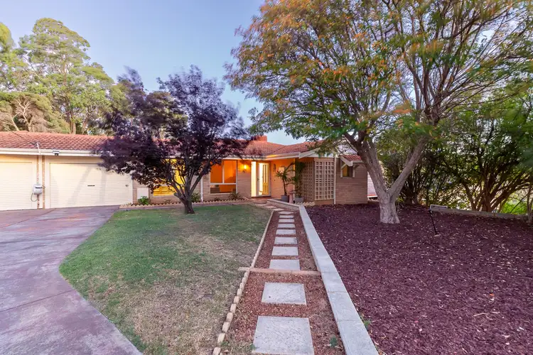 35 Carawatha Ave, Mount Nasura WA 6112