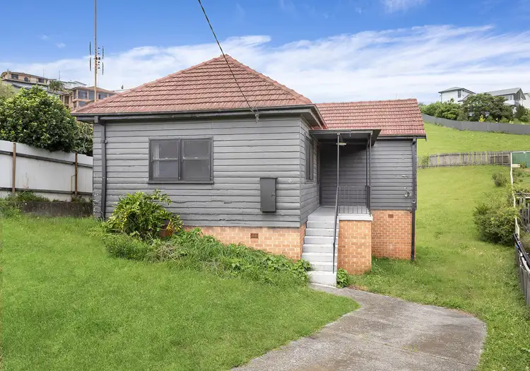 32 Auburn Parade