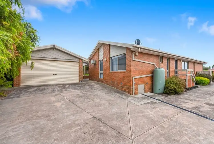Second view of Homely house listing, 7 Edsall Close, Hampton Park VIC 3976