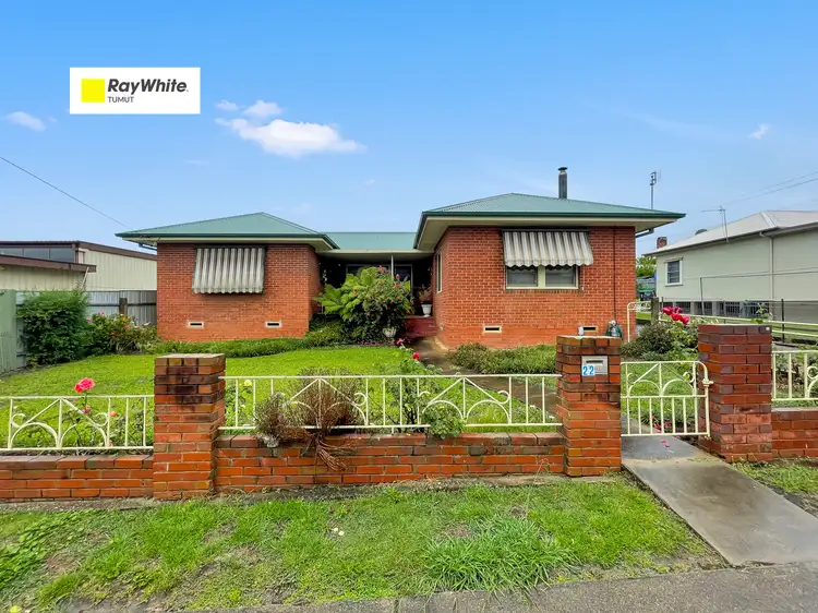22 Merivale Street, Tumut NSW 2720