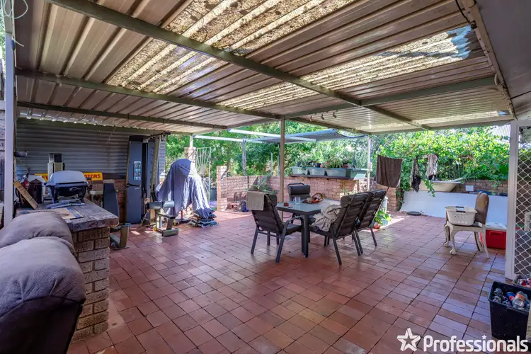 18 Ward Crescent, Kelmscott WA 6111