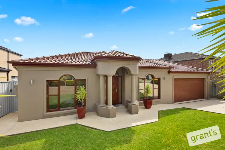 32 Montbrae Circuit, Narre Warren North VIC 3804