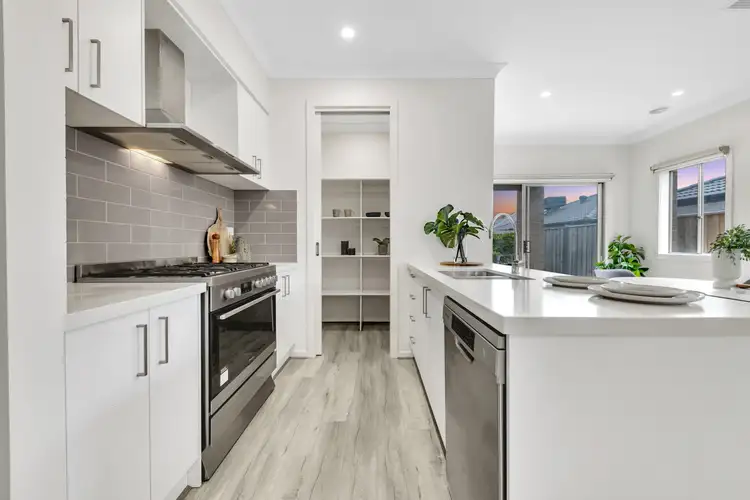 Sixth view of Homely house listing, 4 Tierra Circuit, Wollert VIC 3750