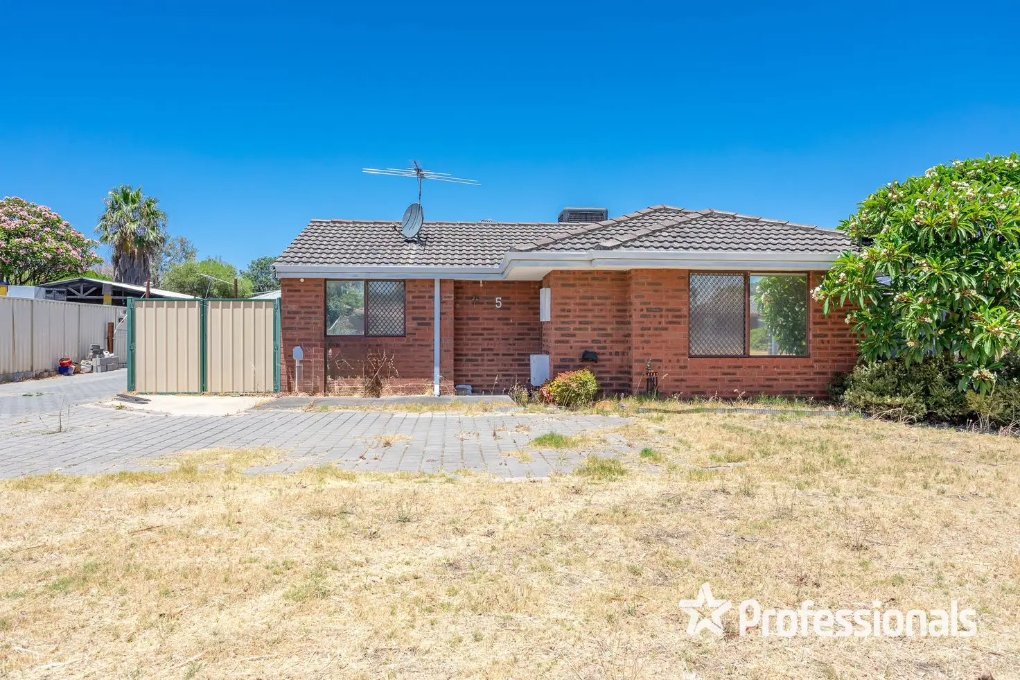 Main view of Homely house listing, 5 Brixey Court, Armadale WA 6112