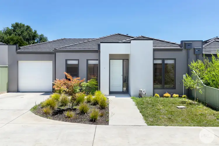 6 Zelkova Place, Lake Gardens VIC 3355