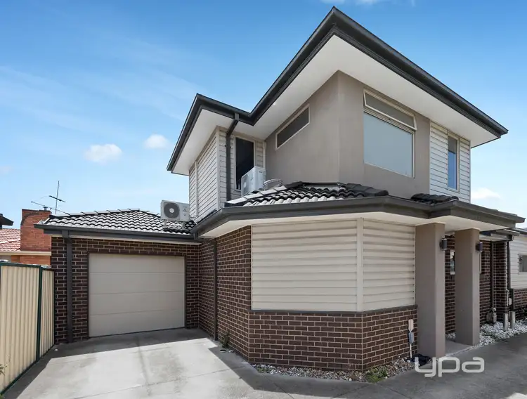 2/16 Cowper Avenue, St Albans VIC 3021