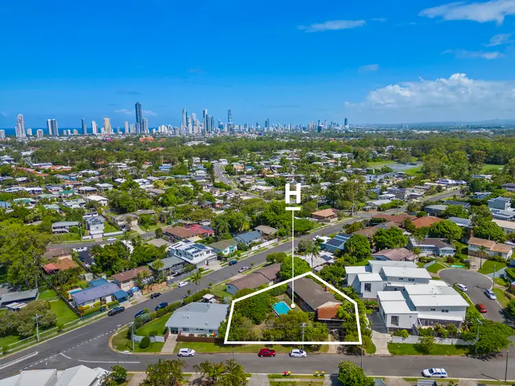 4 Caroline Avenue, Southport QLD 4215