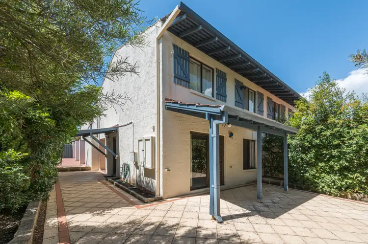 2/8 Lawrence Street, Como WA 6152