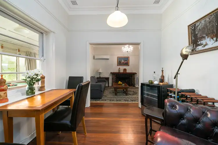 7 Weld Street
