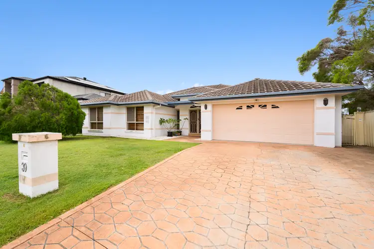 39 Ingles Circuit, Arundel QLD 4214