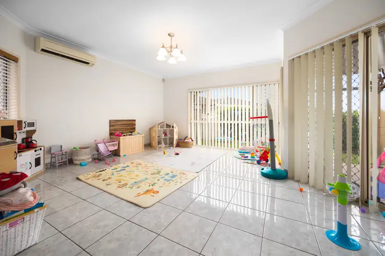 Fifth view of Homely house listing, 39 Ingles Circuit, Arundel QLD 4214