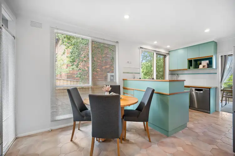 Fifth view of Homely house listing, 2 Mitta Court, Keilor VIC 3036