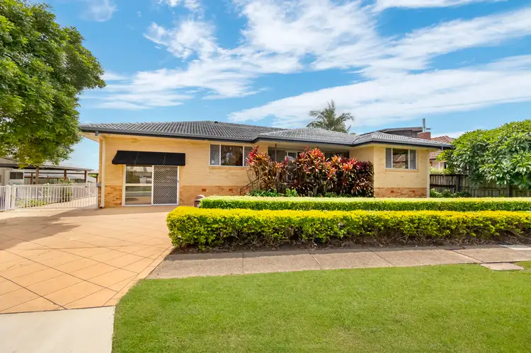 20 Brooke Avenue