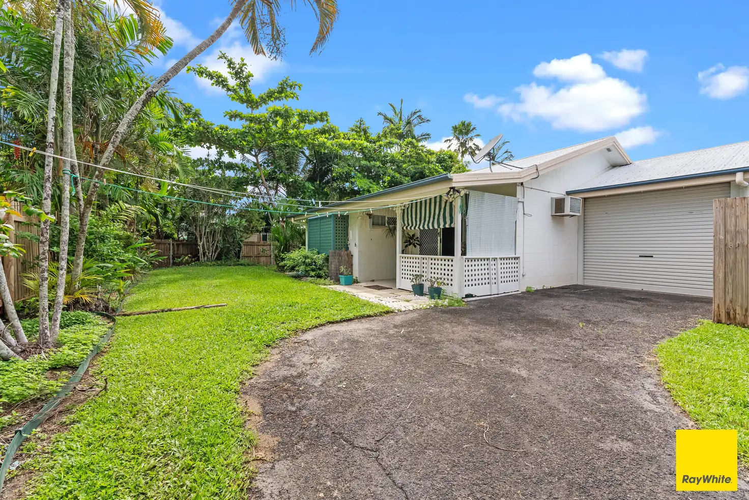 Main view of Homely villa listing, 2/20 Ireland Crescent, Whitfield QLD 4870