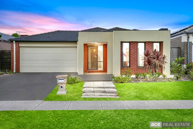 8 Adriatic Way, Point Cook VIC 3030