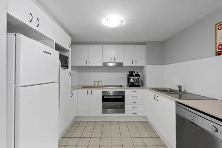 Fourth view of Homely unit listing, 17/6-10 Rose Street, Southport QLD 4215