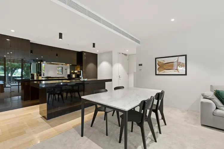 104W/1 Marina Drive, Benowa QLD 4217
