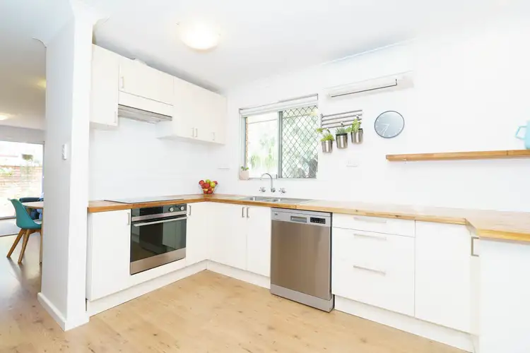 Sixth view of Homely villa listing, 4/121 Hayes Avenue, Yokine WA 6060