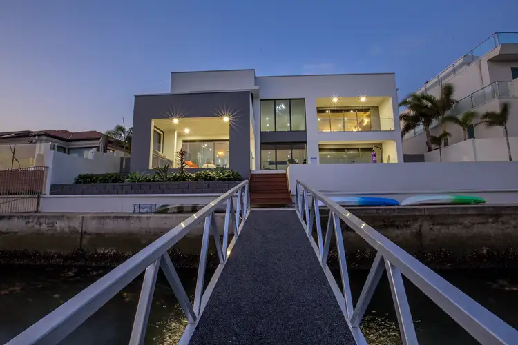 52 King Charles Drive, Sovereign Islands QLD 4216