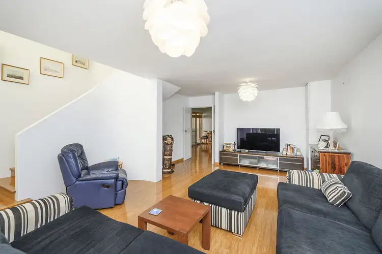 1/4 Onslow Street, South Perth WA 6151